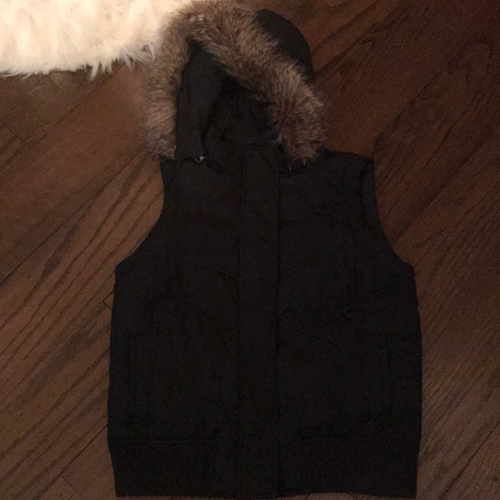 Black puffer vest